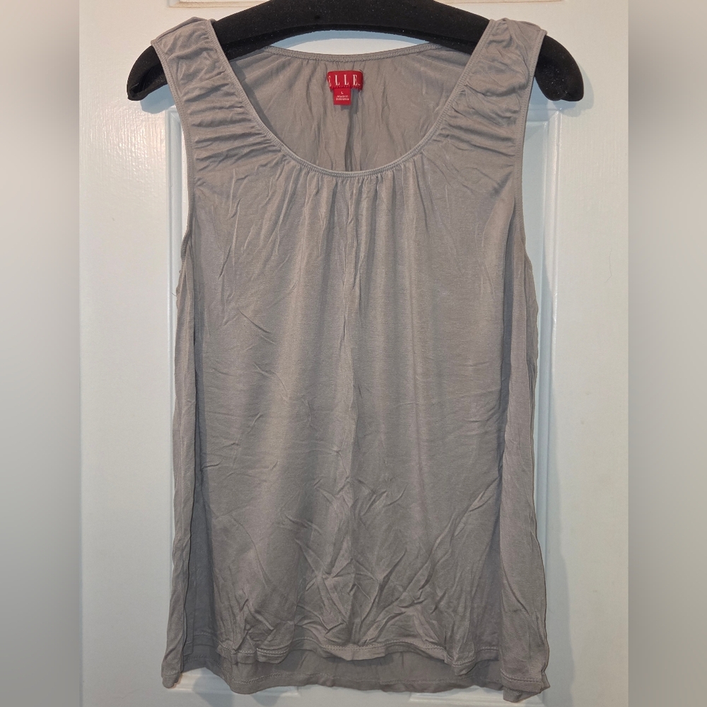 E.L.L.E: Women's Opal Gray Slight Shimmer Sleeveless Top.  Size L.